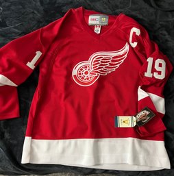CCM Detroit Red Wings Yzerman  Official Jersey New With Tags