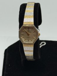 Vintage Helbros Two Toned Ladies Watch #661