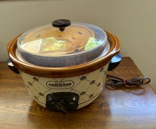 Vintage Rival 5 Qt Crock Pot With Plastic Lid And Accessories Appears Unused