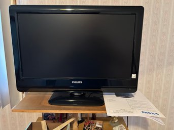 Philips 19' TV HD LCD Display, With A 1366 X 768p Resolution Model 19PFL3504D