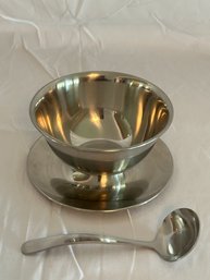 Vintage Oneida Stainless Steel 18/8 Gravy Boat With Ladle