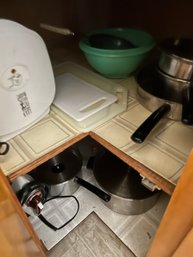 Kitchen Cabinet Contents (right Of Stove)