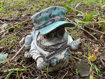 Military Toad Garden Statue