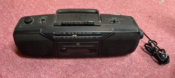 GE AM/FM STEREO CASSETTE RECORDER MODEL NO. 8-5620A