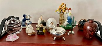 Trinkets, Paper Weights And Other Small Decorative Knick Knacks