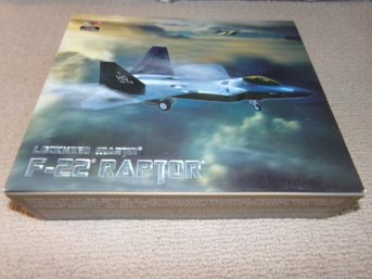 AF1 LOCKHEED MARTIN F-22 RAPTOR 94th 1st FW LANGLEY AFB. 1/72 SCALE. (NEW OLD STOCK)