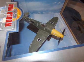 AIR SIGNATURE WORLD WAR SERIES MESSERSCHMITT BF109. 1/48 SCALE (NEW OLD STOCK)