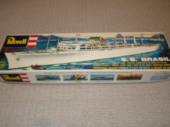 REVELL S.S. BRASIL. (NOS)