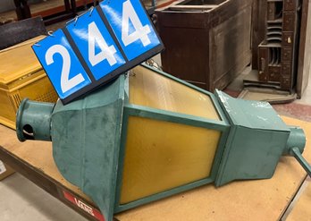 Cast Aluminum Quality Metal Post Lantern With Frosted Glass Panes