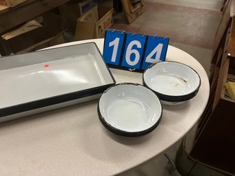 Sq. And Round Enameled Pans