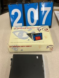 Brand New In Box 100 Mb Zip Drive