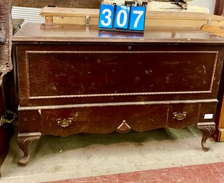 Lane Queen Style Storage Lift-top Blanket Chest With Cedar Lined Interior