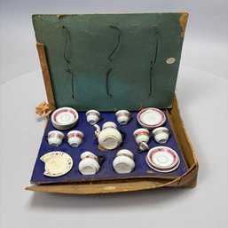 French Porcelain Doll's Tea Service With The Original Box, Late 19th Century