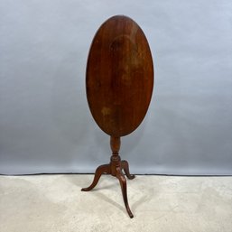 Federal Mahogany Tilt-Top Candlestand
