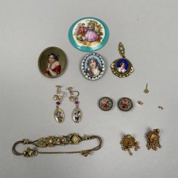 Group Of Costume Jewelry Pertaining To Ladies