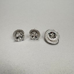 14k White Gold And Diamond Pendant And Earring Set