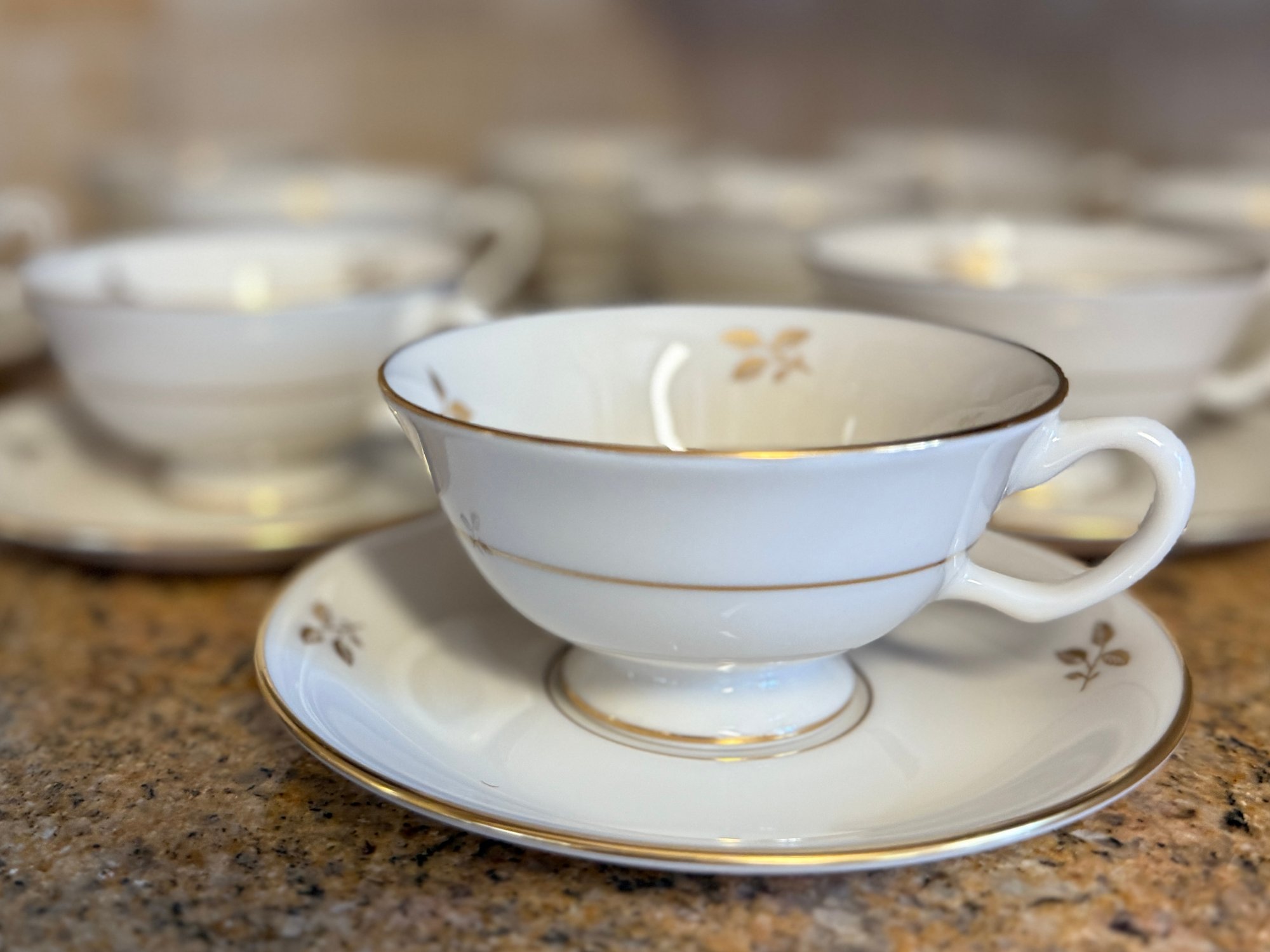 (K) SET OF TWELVE LENOX 