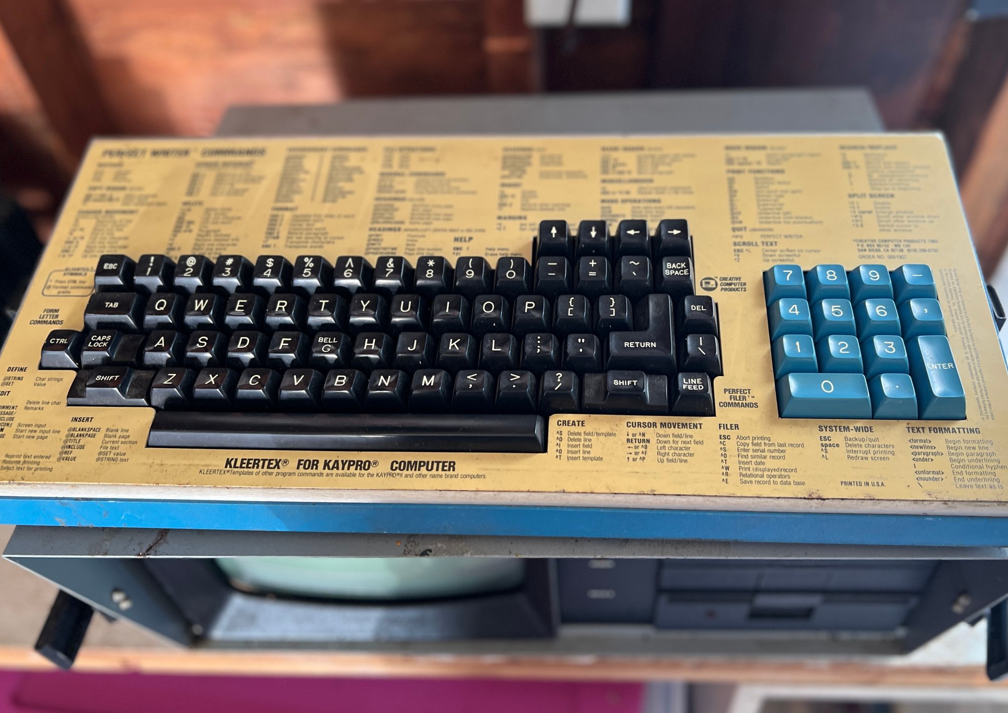 (G-5) VINTAGE KLEERTEX FOR KAYPRO COMPUTER - TESTED & TURNS ON - SEE ...
