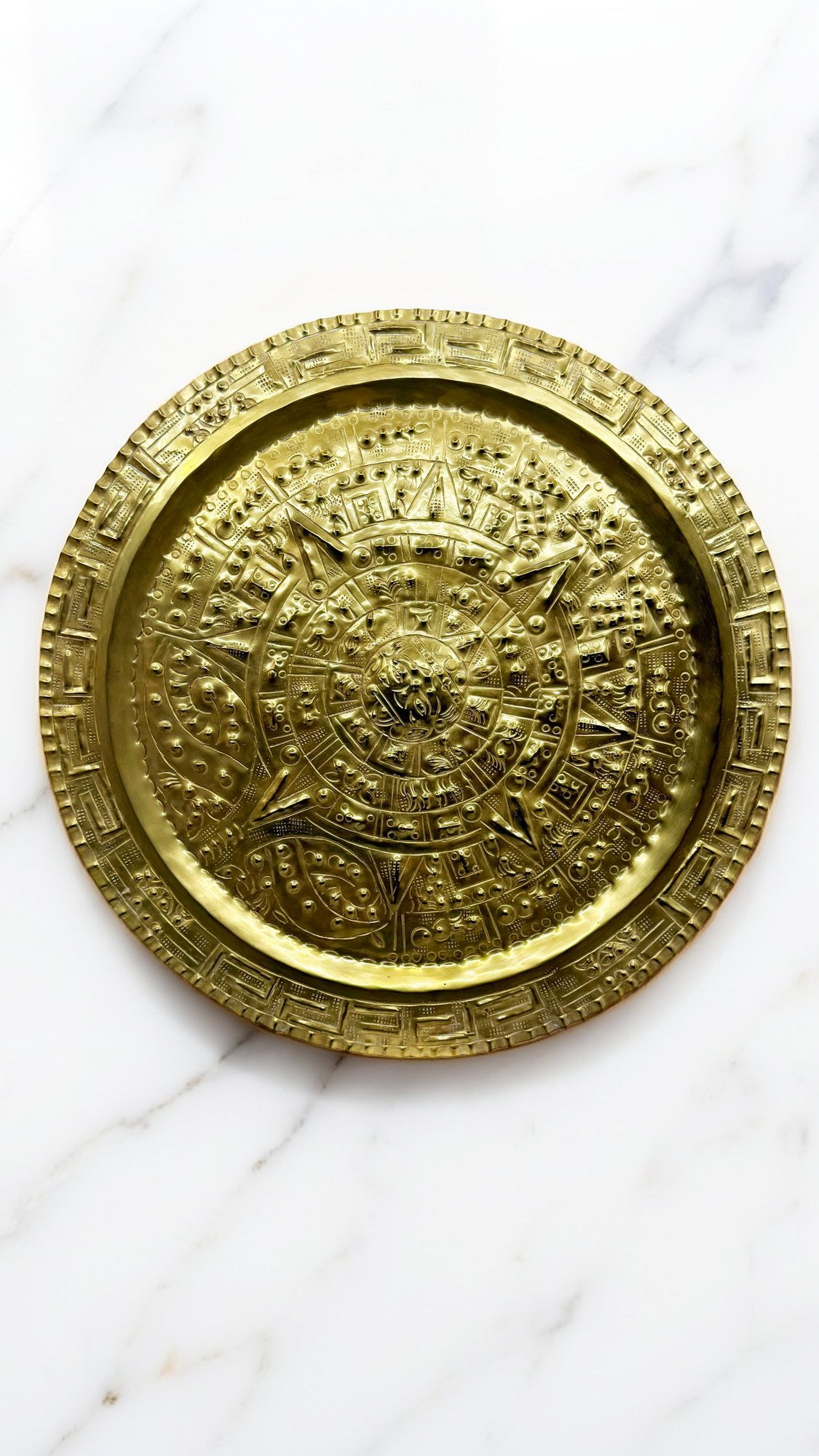(OFFICE 9) BIG VINTAGE BRASS DECORATIVE WALL PLATE -DEPICTING AZTEC SUN ...