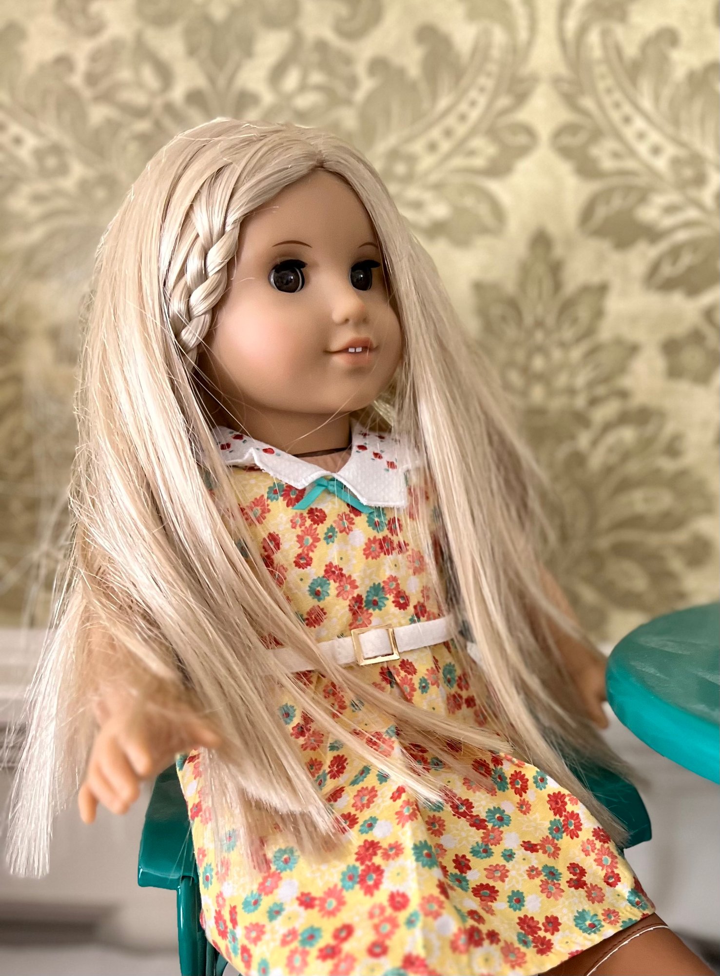 B-37) AMERICAN GIRL DOLLS 