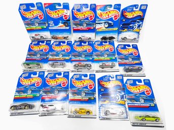 (D-7) VINTAGE LOT OF 15 NEVER OPENED HOT WHEELS  TOY CAR MODELS