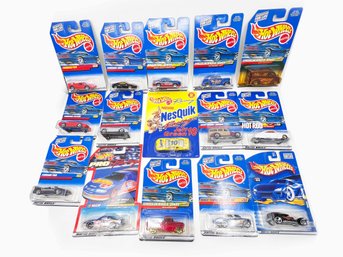 (D-13) VINTAGE LOT OF 15 NEVER OPENED HOT WHEELS  TOY CAR MODELS