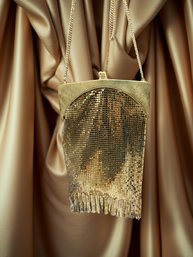 (A-56) VINTAGE WHITING AND DAVIS ART DECO GOLD COLOR MESH EVENING BAG-LINING LOOSE