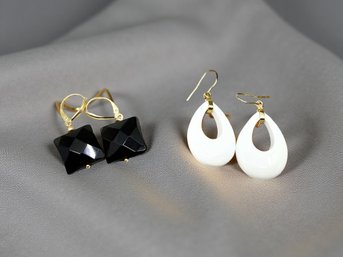 (J-11) VINTAGE PAIR OF 14 KARAT GOLD BACKINGS-FACETED BLACK & WHITE TEARDROP ACETATE-EARRINGS