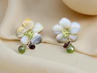 (J-15) VINTAGE 14 KARAT GOLD POSSIBLY JADE W/PERIDOT & GARNET FLOWER EARRINGS