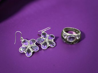 (J-24) VINTAGE MATCHING PAIR OF STERLING SILVER AND AMETHYST RING AND FLOWER DROP EARRINGS