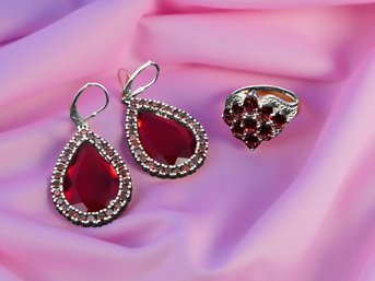 (J-25) VINTAGE PAIR OF STERLING SILVER AND GARNET RING AND HOOP EARRINGS