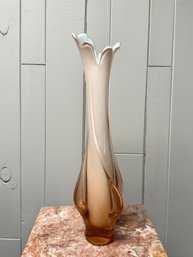 (P-1) TALL VINTAGE MID CENTURY MOD SWUNG VASE - AMBER TO MILK GLASS, A BEAUTY - 19'