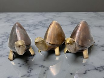(A-9) VINTAGE TRIO OF BRASS TURTLE SCULPTURES - INDIA
