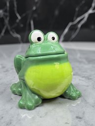 (A-17) VINTAGE LARGE CERAMIC FROG COOKIE JAR-MERCURIES