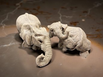 (A-26) VINTAGE PAIR OF COLLECTABLE ELEPHANT  RESIN FIGURINES-'THE HERD COLLECTION'