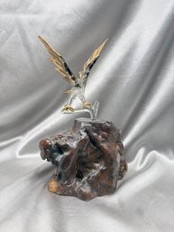 (A-80) VINTAGE GLASS BARON BALD EAGLE FIGURINE- CLEAR GLASS EAGLE W/24KT GOLD ACCENTS ON WOOD BASE