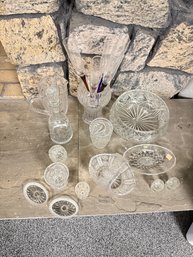 (A-102) VINTAGE SET OF 19 PIECES OF CRYSTAL GLASSWARE