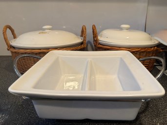 (P-100) THREE VINTAGE OVEN TO TABLE BAKING PANS WITH BASKET HOLDERS & RACK, HALL & CERTIFIED NTERNATIONAL