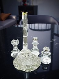 (A-23) VINTAGE SET OF 5 PIECES OF GLASS CRYSTAL-3 CANDLESTICK HOLDERS CHESS PIECES