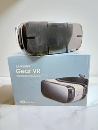 (A-41) VINTAGE NEW IN BOX SAMSUNG GEAR VR-OCULUS-BOXED