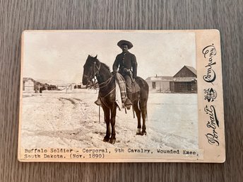 (PH-23) US PORTRAIT CO. 1890 CABINET CARD 'BUFFALO SOLDIER' WOUNDED KNEE SOUTH DAKOTA
