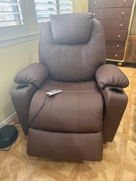 (UPBR) WORKING LIGHTLY USED RECLINER / LIFTER CHAIR WITH REMOTE - BROWN
