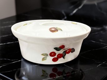 (A-56) VINTAGE LIDDED BIA CORDON BLEU 1.5 QUART OVAL CASSEROLE DISH-FRUIT PATTERN