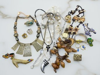(J-1) VINTAGE SET OF 20 ASSORTED PIECES OF COSTUME JEWELRY-NECKLACE'S, WATCHES, RINGS ETC