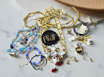 (J-5) VINTAGE SET OF 20 ASSORTED PIECES OF COSTUME JEWELRY-NECKLACE'S,  RINGS ETC