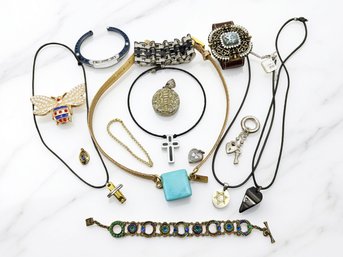 (j-17) VINTAGE SET OF 15 ASSORTED COSTUME JEWELRY ITEMS-NECKLACE'S, BRACELETS & PENDANT