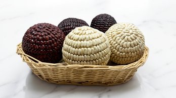 (LR-5) VINTAGE SET OF BASKET FILLED WITH 5 HANDCRAFTED SEASHELL BALLS-APPROX. 15' X 7'