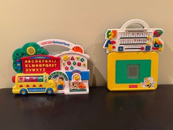 (B-18) V-TECH LITTLE SMART SCHOOL YARD GAME & FISHER PRICE ABC GAME - BOTH NEED BATTERIES