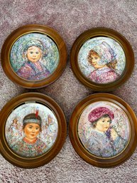 (B-30) COLLECTION OF FOUR FRAMED VINTAGE PORCELAIN COLLECTOR PLATES - EDNA HIBEL - APPROX: 9'