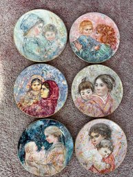 (B-35) COLLECTION OF SIX VINTAGE PORCELAIN COLLECTOR PLATES - EDNA HIBEL MOTHER & CHILD - APPROX: 9'